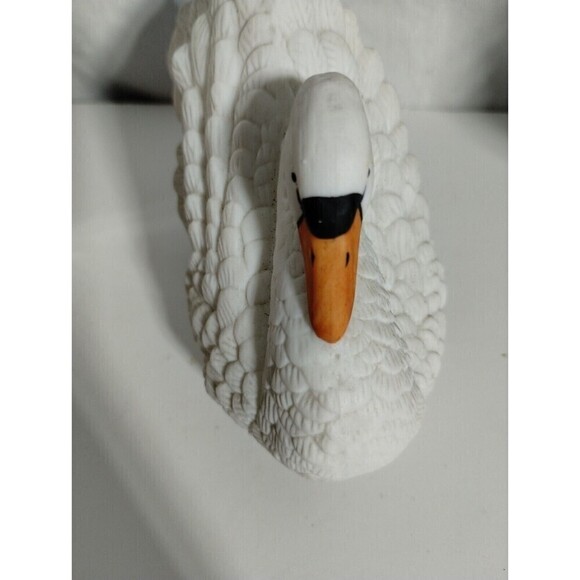 Vintage Royal Heritage Porcelain White Bisque Swan Hand Painted Figurine Taiwan - Picture 2 of 6